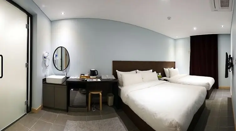 Deluxe Twin Room, Single sized and Double sized bed