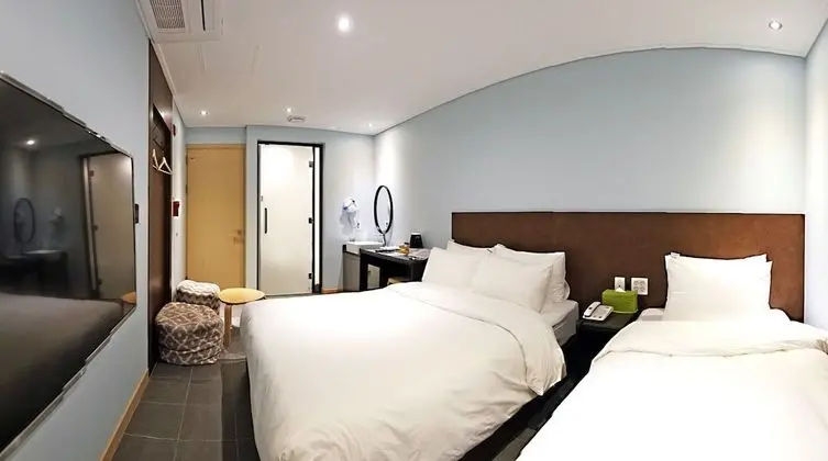 Deluxe Twin Room, Single sized and Double sized bed