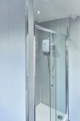 Standard Tek Büyük Yataklı Oda, Ortak Banyo