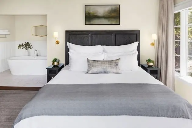 Grand Guestroom