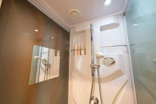Ortak Ranzalı Oda, Sadece kadınlar için (Lower Bunk)