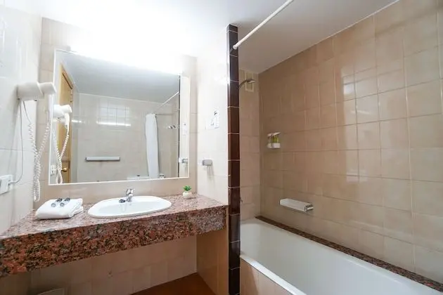Tek Büyük Yataklı Oda, Balkon
