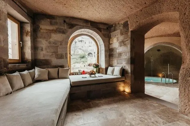 Mağara Havuzlu Suite