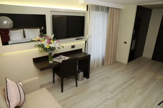 Deluxe Üç Kişilik Oda, Şehir Manzaralı