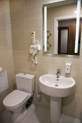 Büyük Yataklı Tek Kişilik Oda