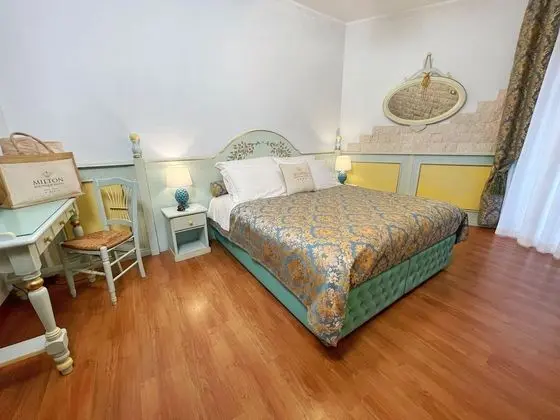 Deluxe Tek Büyük Yataklı Oda