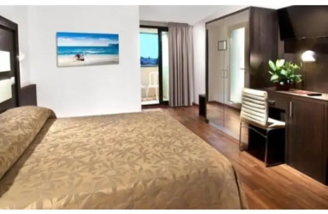 Superior Tek Büyük veya İki Ayrı Yataklı Oda