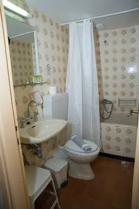 Üç Kişilik Oda