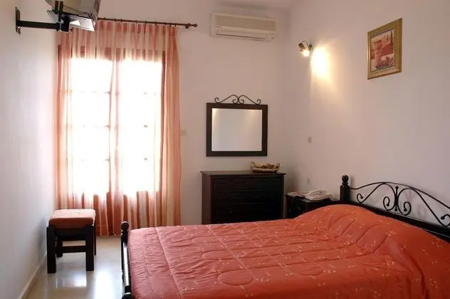 1 Çift Kişilik Veya 2 Tek Kişilik Yatak Land View