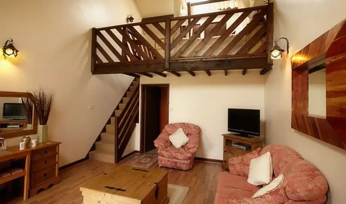 4-Poster Cottage
