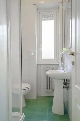 Üç Kişilik Oda, Banyolu/Duşlu (Yellow)
