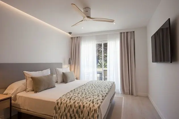 Premium Tek Büyük Yataklı Oda, Kısmi Deniz Manzarası