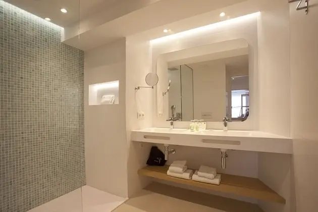 Premium Tek Büyük Yataklı Oda, Kısmi Deniz Manzarası