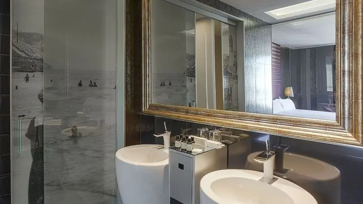Privilege Room