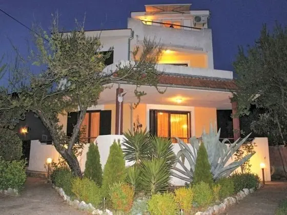 Apart Daire (MiMa - 150 m from the beach - A1(2+2))