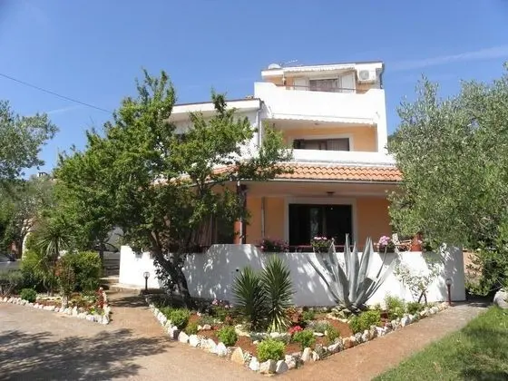 Apart Daire (MiMa - 150 m from the beach - A1(2+2))