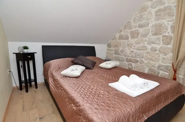 Basic Tek Büyük Yataklı Oda