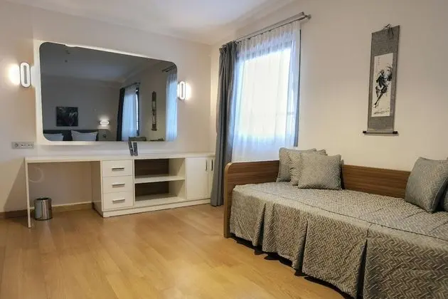 Junior Tek Büyük veya İki Ayrı Yataklı Oda, Şehir Manzaralı