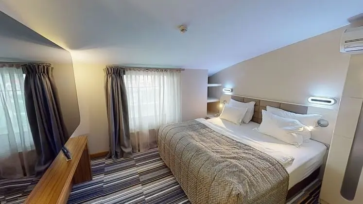 KING SUITE ROOM