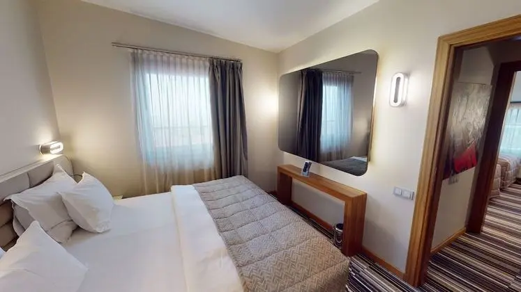 KING SUITE ROOM