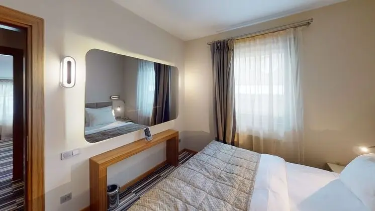 KING SUITE ROOM
