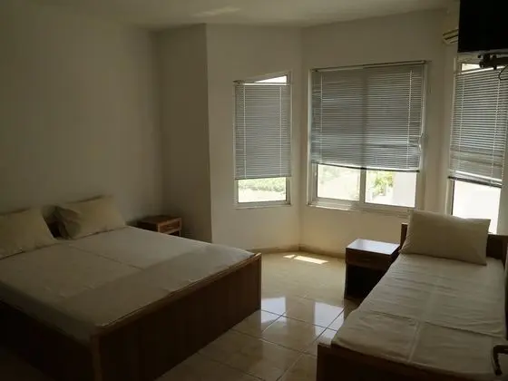 Classic Üç Kişilik Oda, Bahçe Manzaralı