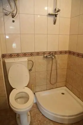 Standard Dört Kişilik Oda, Bahçe Manzaralı
