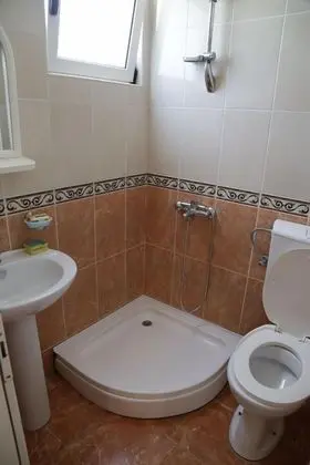 Standard Dört Kişilik Oda, Bahçe Manzaralı