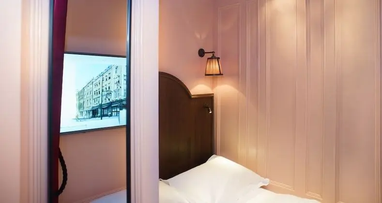 Design Büyük Yataklı Tek Kişilik Oda, 1 Çift Kişilik Yatak, Penceresiz (no wardrobe)
