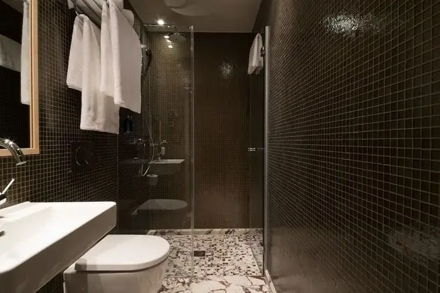 Design Tek Büyük Yataklı Oda (no wardrobe)