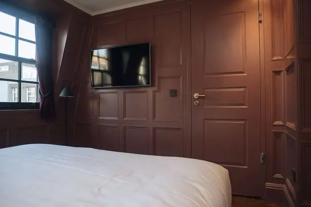 Design Tek Büyük Yataklı Oda (no wardrobe)