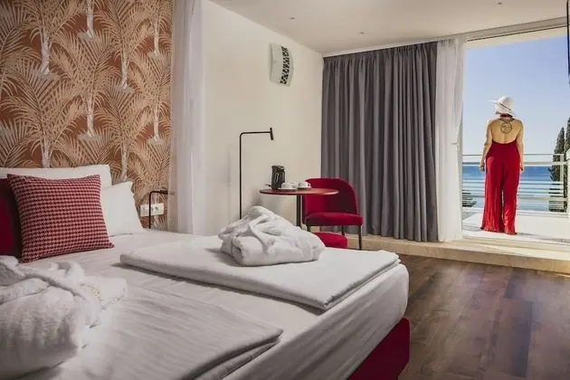 Deluxe Tek Büyük Yataklı Oda