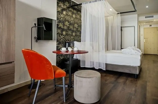 Deluxe Tek Büyük Yataklı Oda