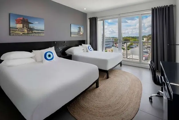Junior Süit, 2 Büyük (Queen) Boy Yatak, Sigara İçilmez, Balkon