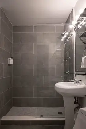 Oda, 1 En Büyük (King) Boy Yatak, Sigara İçilmez, Şehir Manzaralı (Balcony)