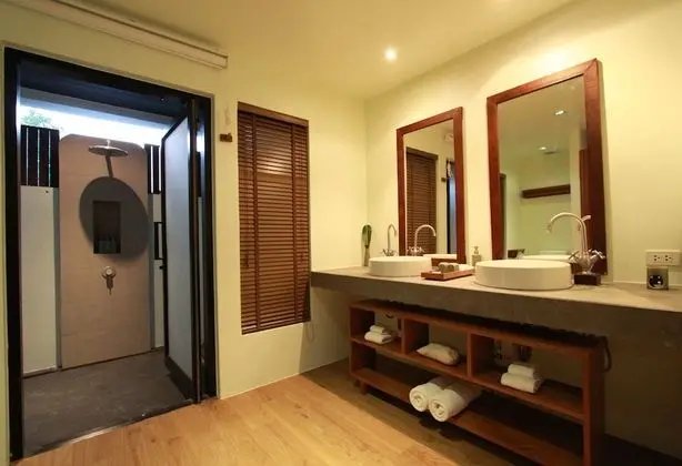 Delüks Süit, Jakuzili (Jacuzzi Lover Deluxe)