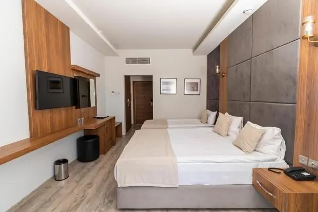 Deniz Manzaralı Standard Oda