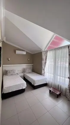 Tek Büyük veya İki Ayrı Yataklı Oda