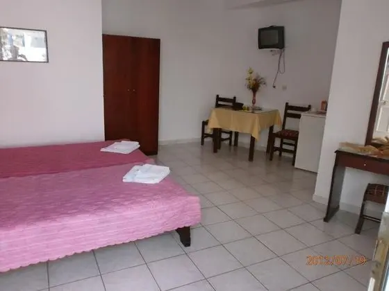 Tek Büyük veya İki Ayrı Yataklı Oda, 2 Tek Kişilik Yatak, Sigara İçilmez