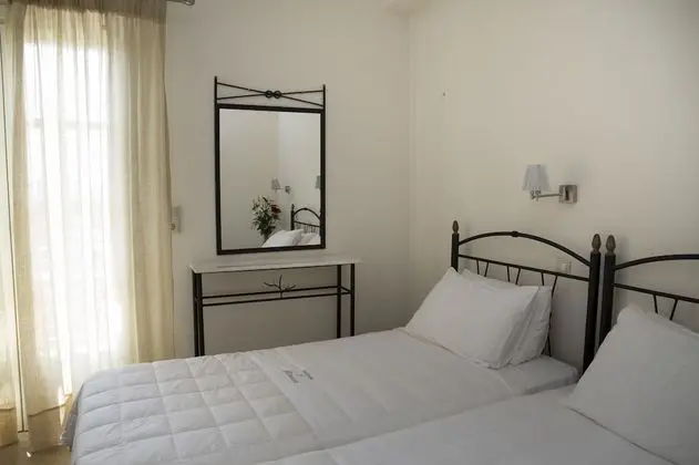 Tek Büyük veya İki Ayrı Yataklı Oda, Balkon, Bahçe Manzaralı