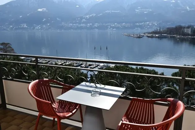 Panoramic Tek Büyük Yataklı Oda, Balkon, Göl Manzaralı