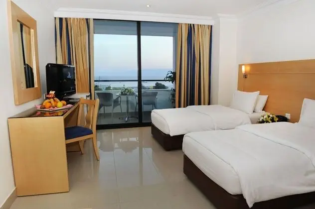 Standard Twin Room with Balcony Sea View