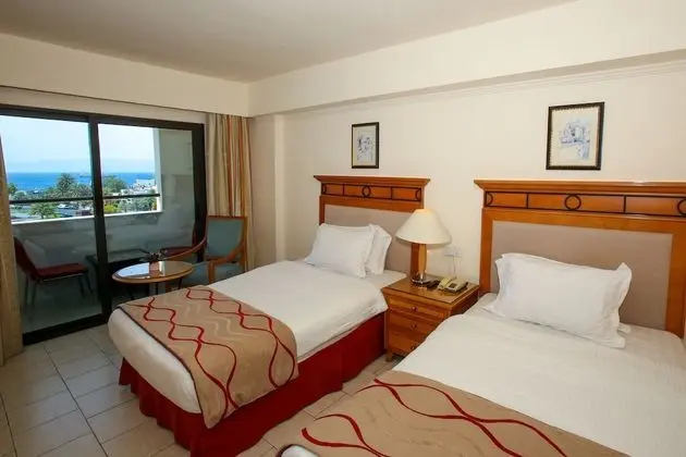 Standard Twin Room with Balcony Sea View