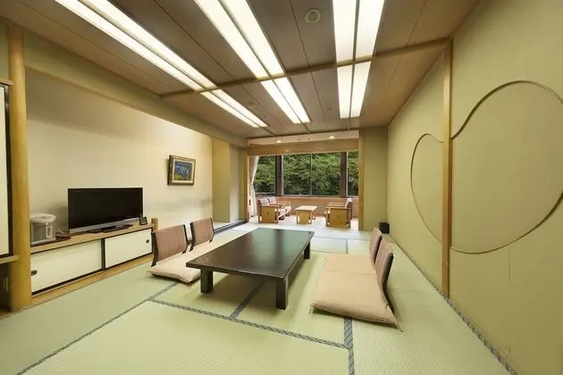 Traditional Oda, Sigara İçilmez, Nehir Manzaralı (Japanese-Style)