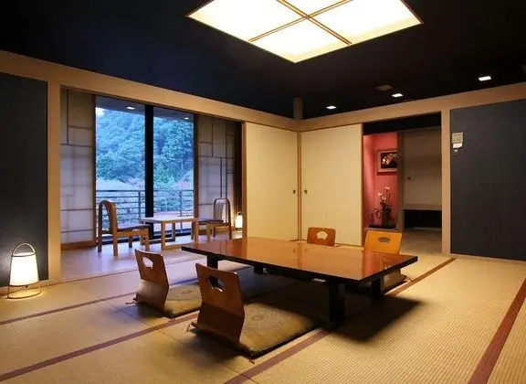 Japanese Traditional Room, 30 minutes from Izumisano by bus, can't serve dinner after 7 PM check in