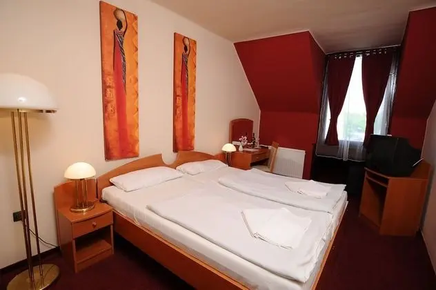 City Üç Kişilik Oda