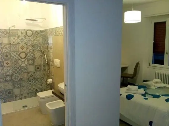 Büyük Yataklı Tek Kişilik Oda