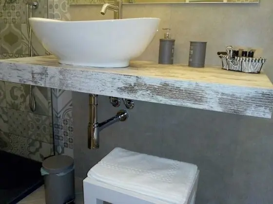 Büyük Yataklı Tek Kişilik Oda