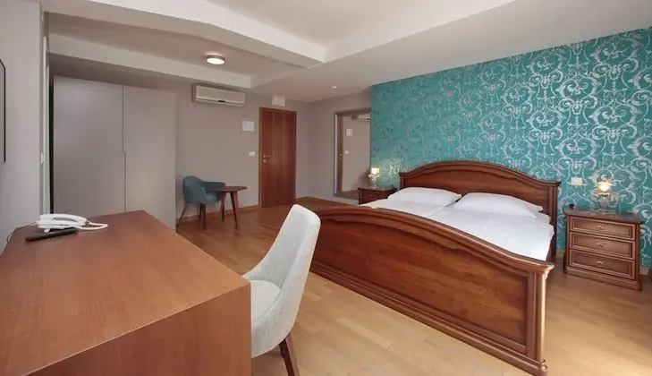 Comfort Tek Büyük Yataklı Oda