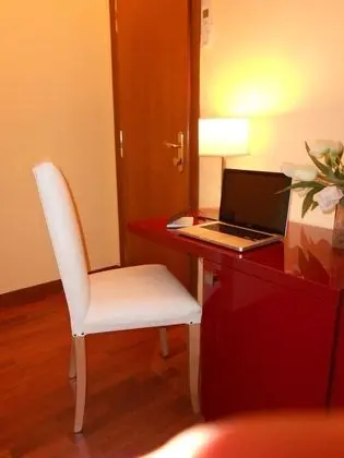 Tek Büyük Yataklı Oda, 2 Tek Kişilik Yatak